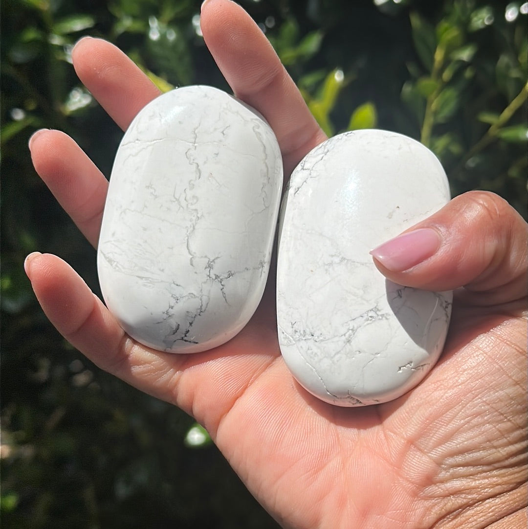 Howlite Palm